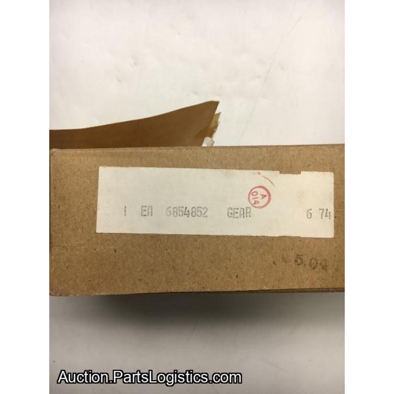 P/N: 6854852, Drive Accessory Spur Gearshaft, S/N: 574-104, New RR M250, ID: D11