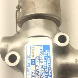 P/N: 204-076-504-001, Hydraulic Valve, S/N: 6297, Serviceable, Bell Helicopter, ID: D11